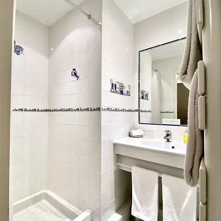 Lutetia & Hotel 3*